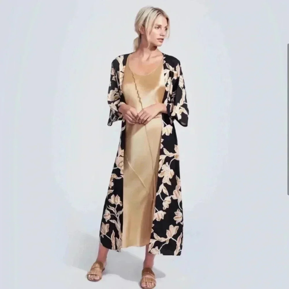 Maison Du Soir Black Floral Robe - image 3